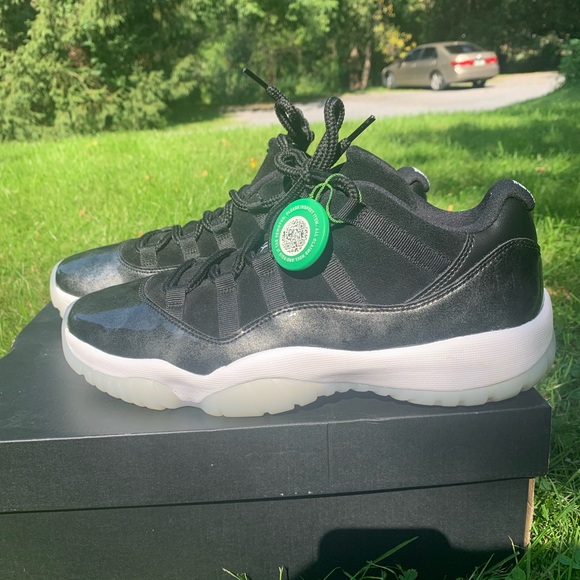 Jordan 11 Retro Lows “ Barons” - Picture 2 of 4